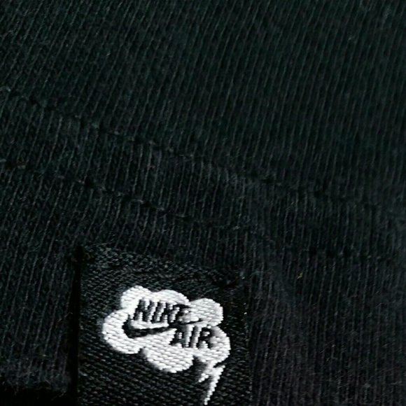 Nike Air Men's Graphic T-shirt - Picture 2 of 5